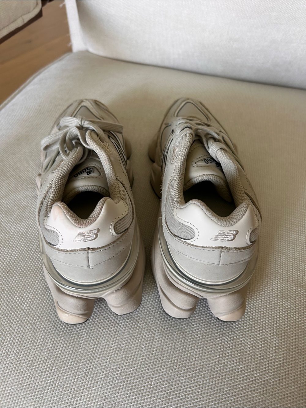 New Balance 9060 Sneakers Grey Beige - Picture 4 of 7